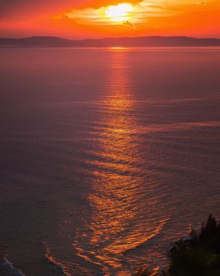 Everlasting light from Sunset Rock. 🧡🌅